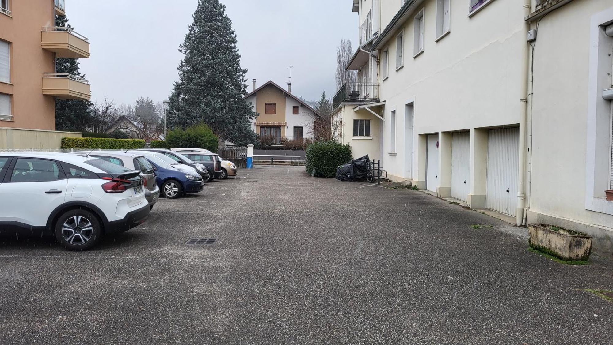 Zen Studio Les Thermes - Challes Centre - Parking Exterior foto